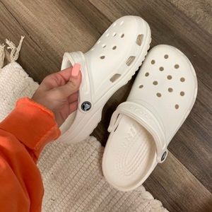 White crocs Men’s 9 Women’s 11